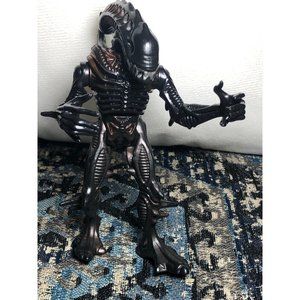 1992 Kenner Aliens Scorpion Alien 5" Action Figure Loose with Face Hugger